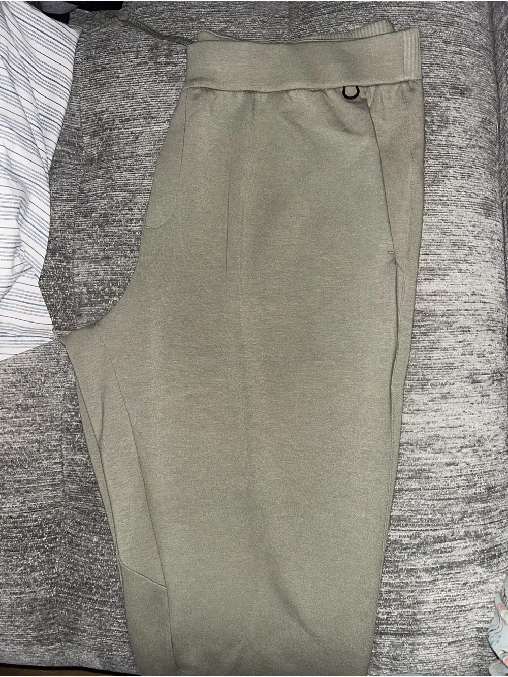 Nike Men's Light Army Green Athletic Jogger Pants